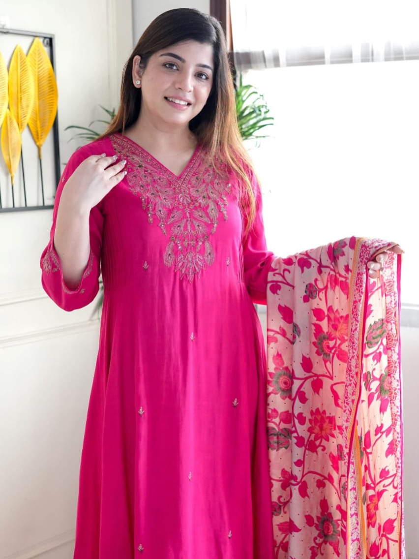 Pink Color Heavy Viscose Chanderi Kurta With Bottom & Chanderi Dupatta