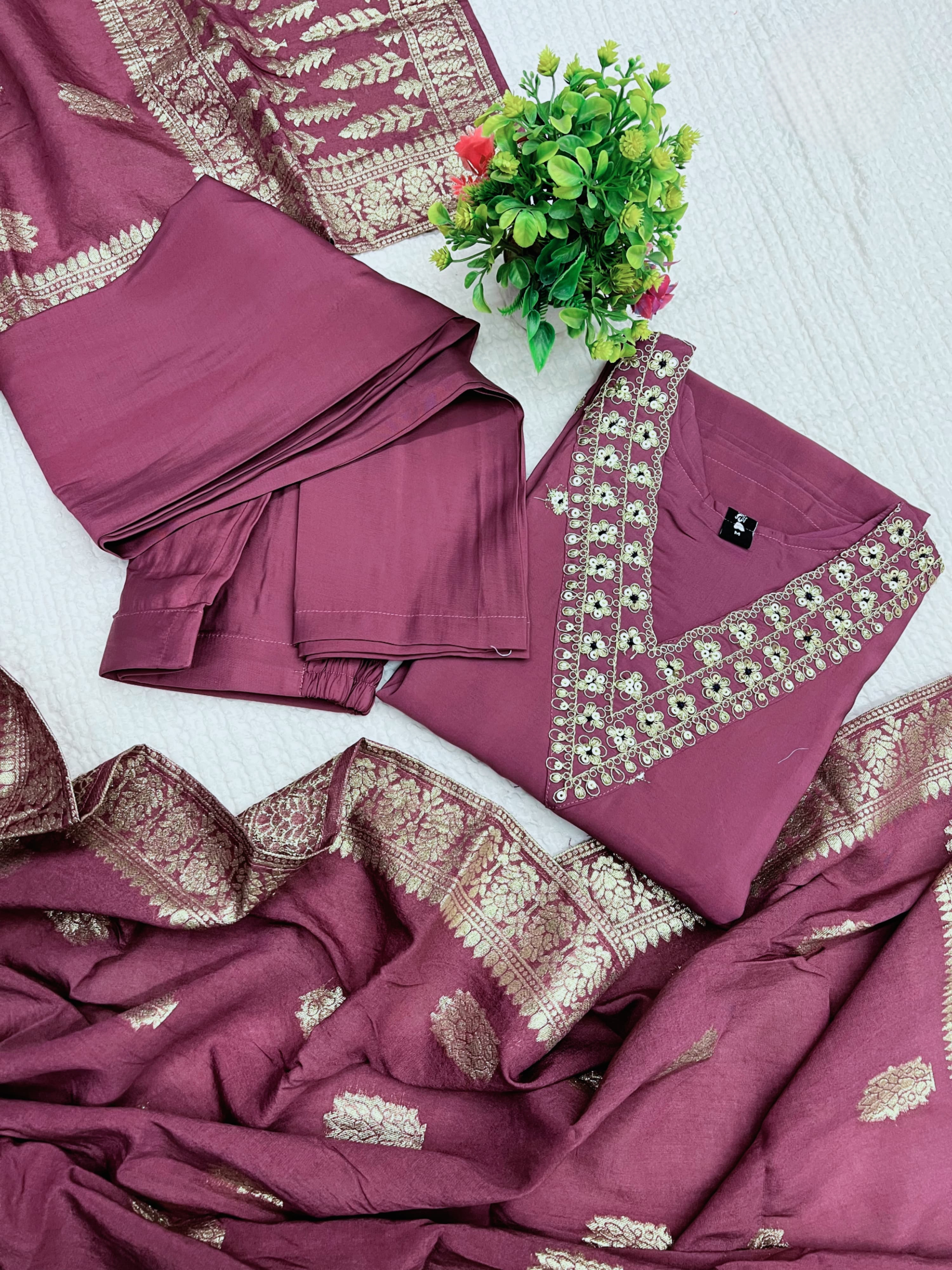 OnionPink Color Heavy Viscose Chanderi Kurta With Bottom & Jacquard Dupatta