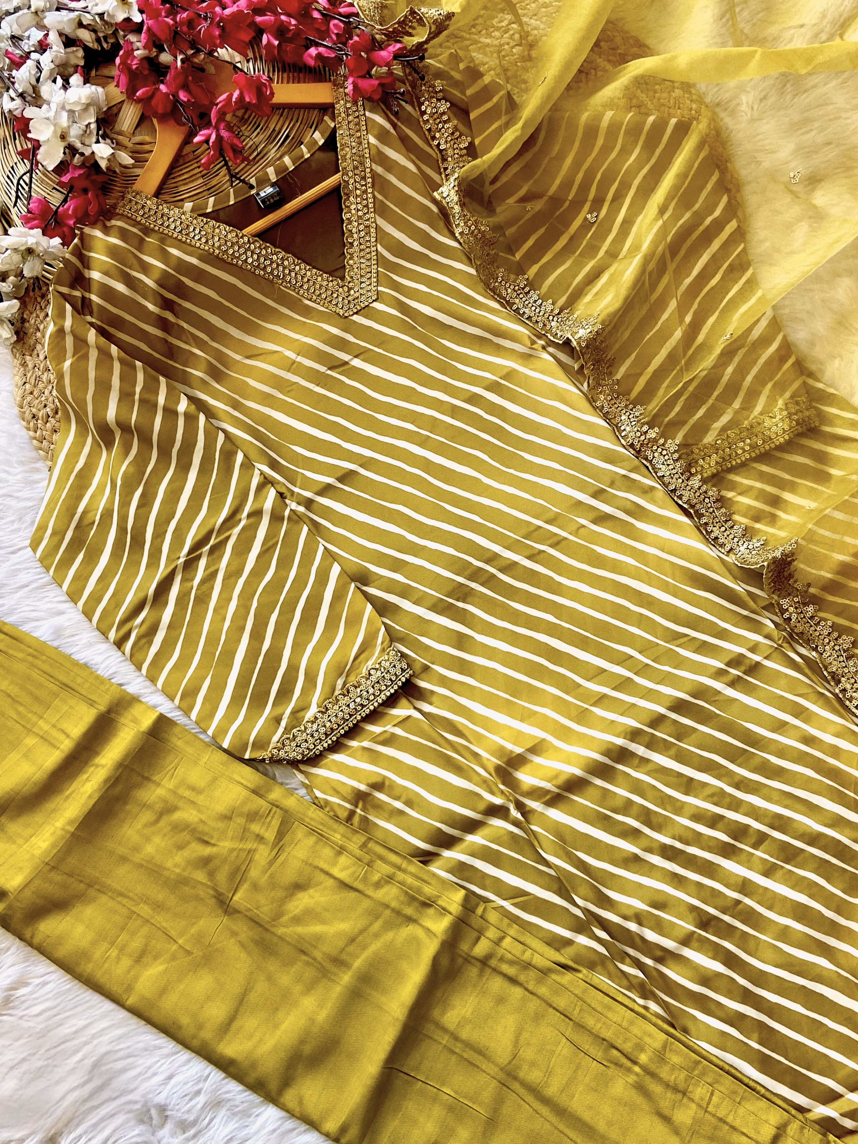 Printed Lehriya Heavy Viscose Kurta Set Embroidered With Chanderi Bottom & Organza Dupatta