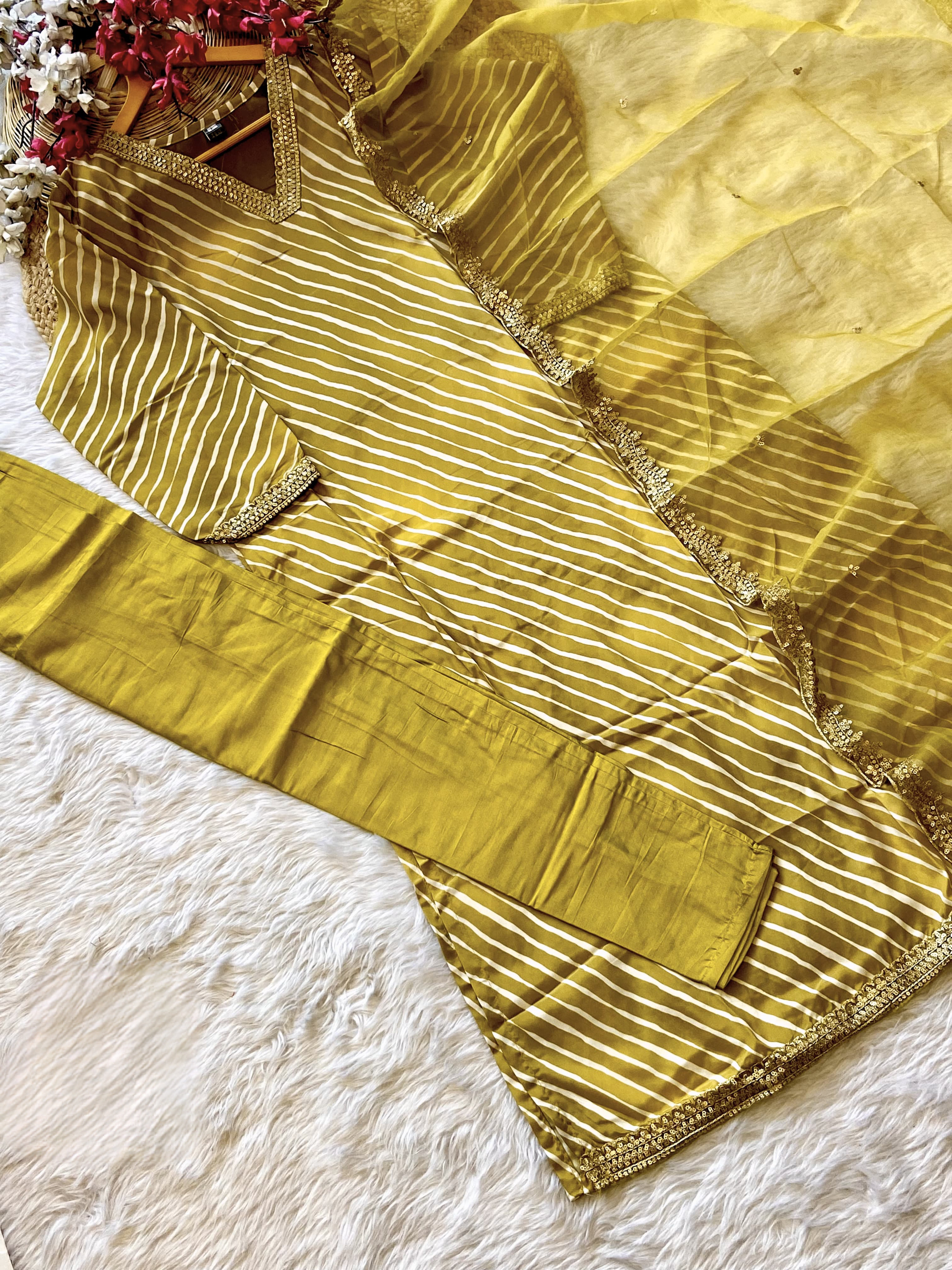 Printed Lehriya Heavy Viscose Kurta Set Embroidered With Chanderi Bottom & Organza Dupatta