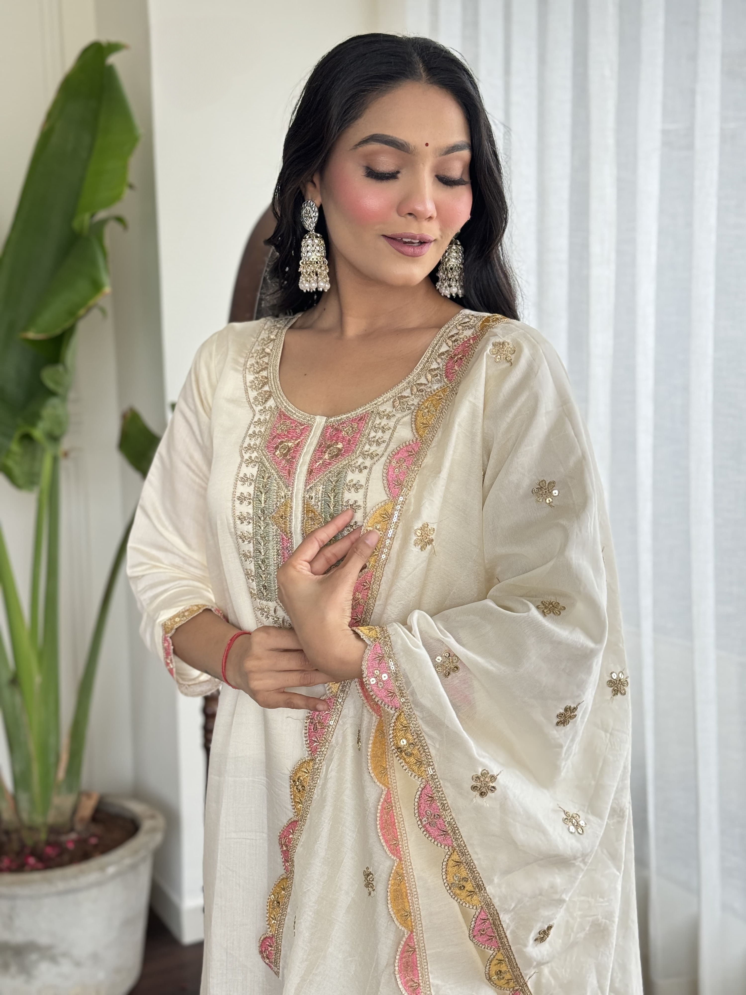 OffWhite Color Heavy Viscose Chanderi Kurta Set With Pant & Organza Silk Dupatta