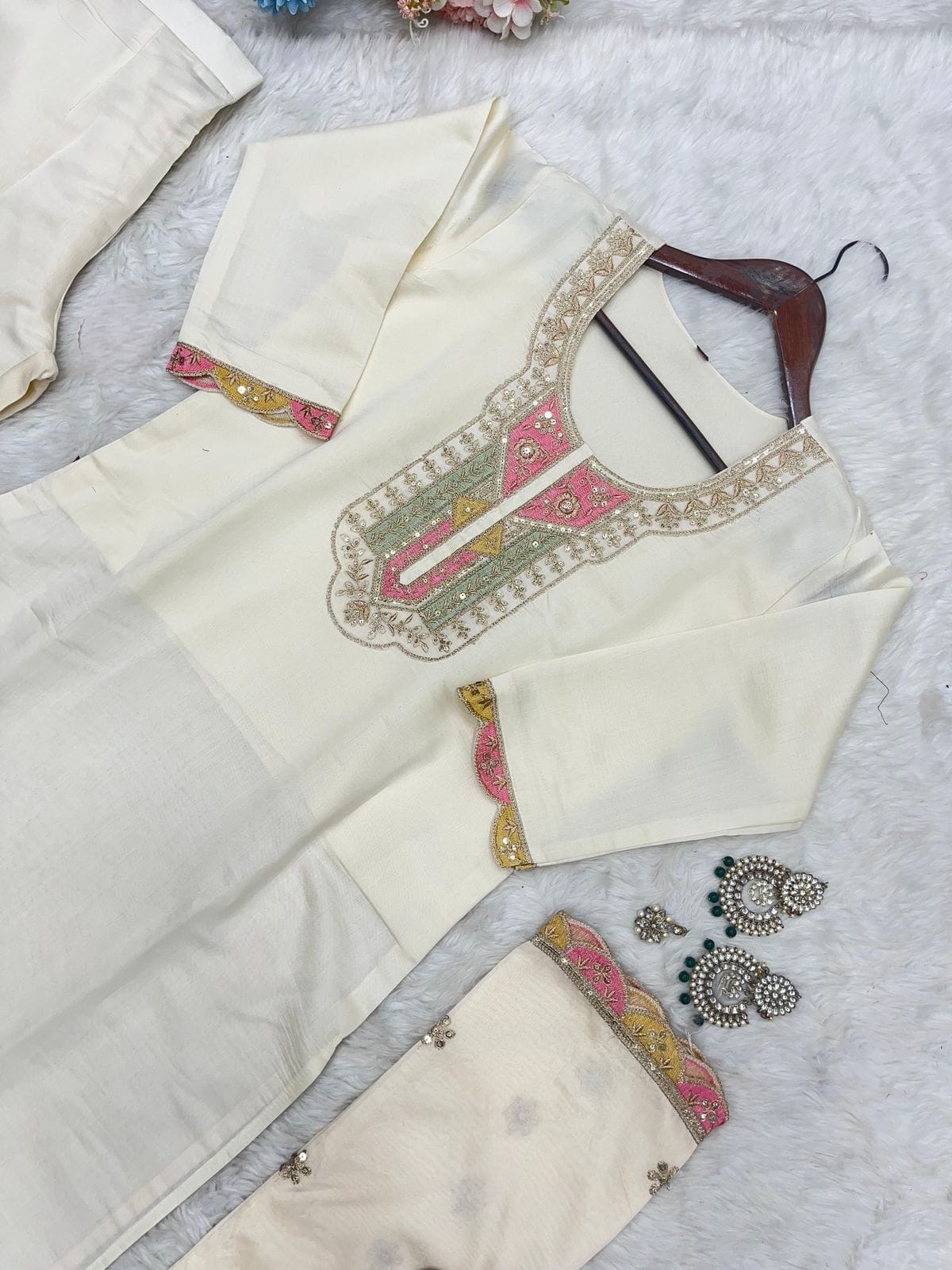 OffWhite Color Heavy Viscose Chanderi Kurta Set With Pant & Organza Silk Dupatta